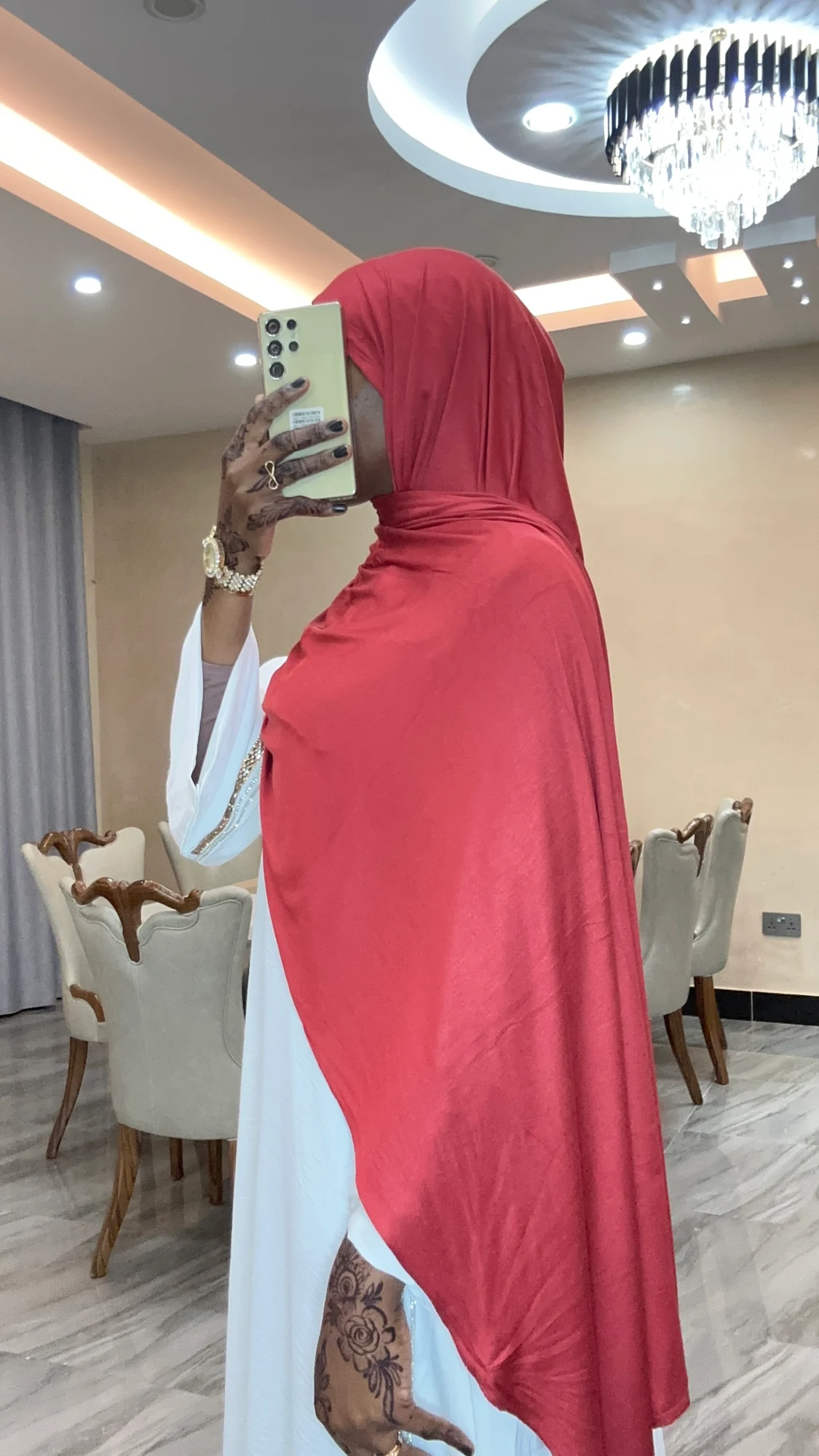 Red veil, reference 9872